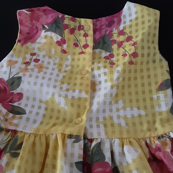 Pretty Girls Dress by Sweet Closet - Picture 2 of 4